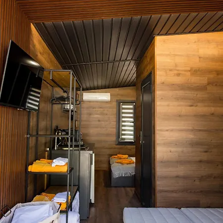Camping Albatross Family Nest Breeze