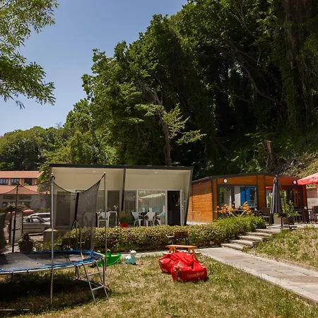 Kamp alanı Albatross Family Nest Breeze Varna