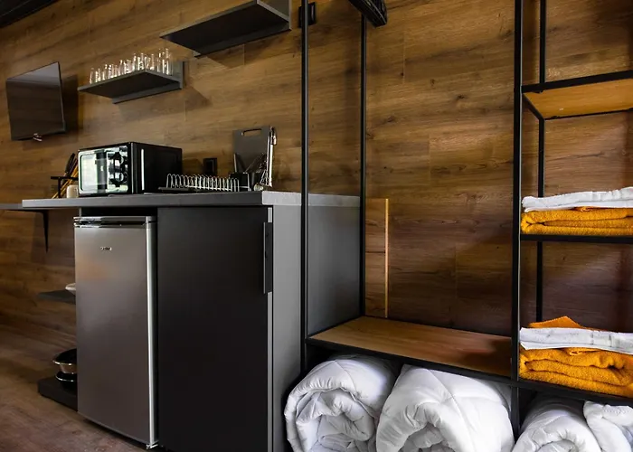 Albatross Family Nest Breeze Campsite